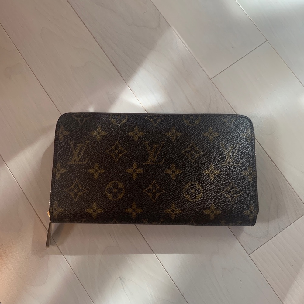 Lv Authentic Large Zippy Case Wallet, Code: Sn1015 - image 5